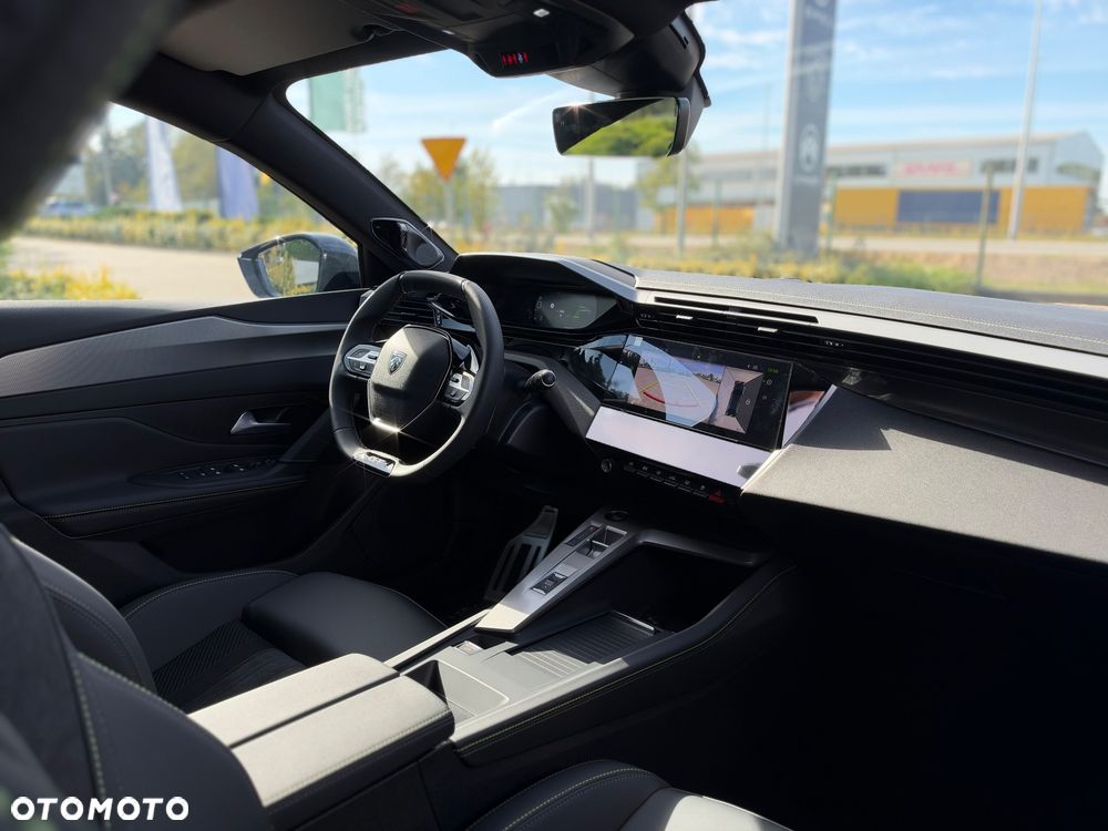 Peugeot 408 - 18