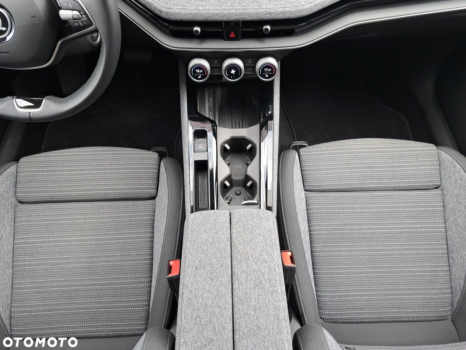 Skoda Superb 2.0 TDI SCR Selection DSG - 19