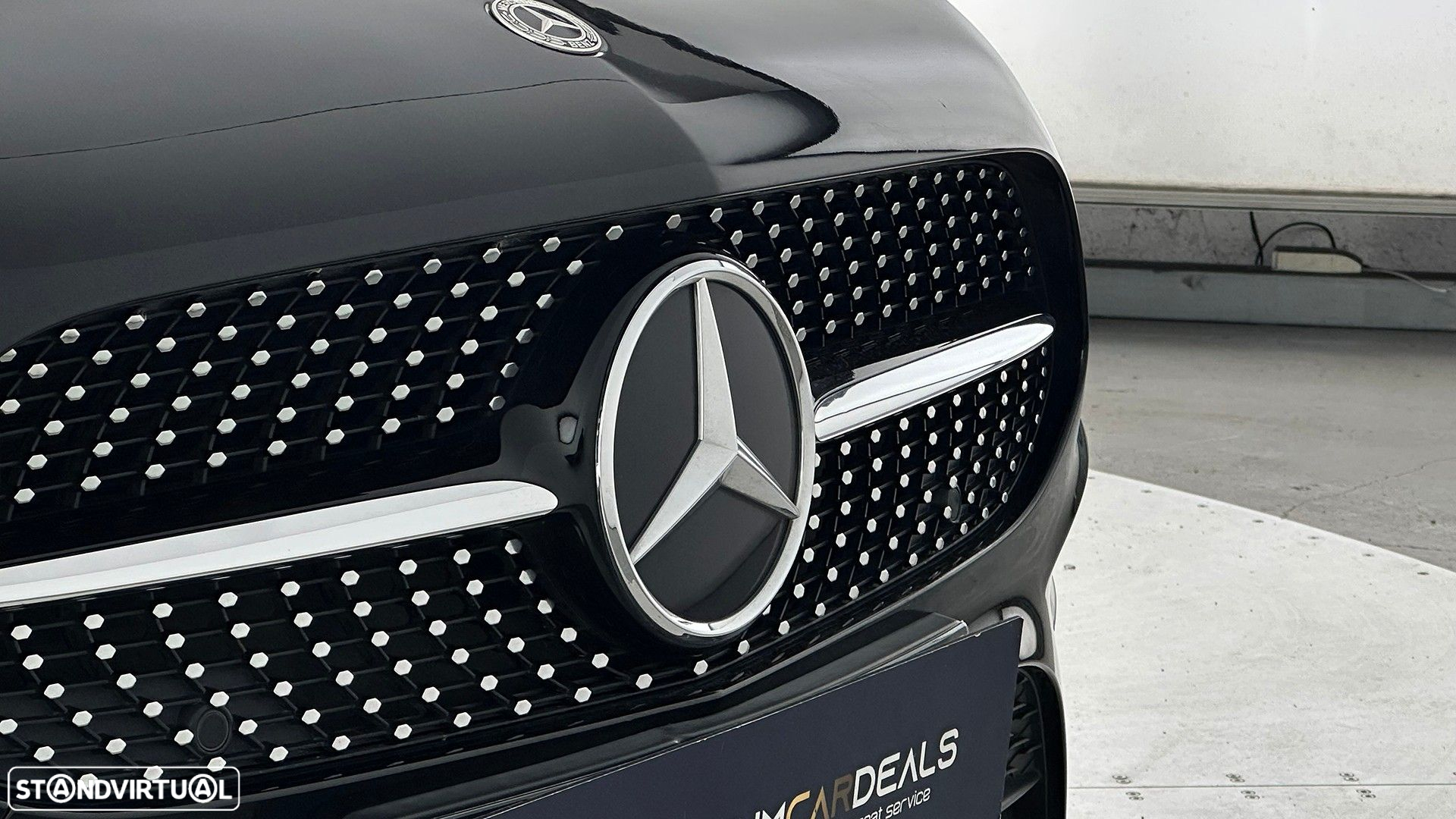 Mercedes-Benz A 250 Limousine e AMG Line - 21