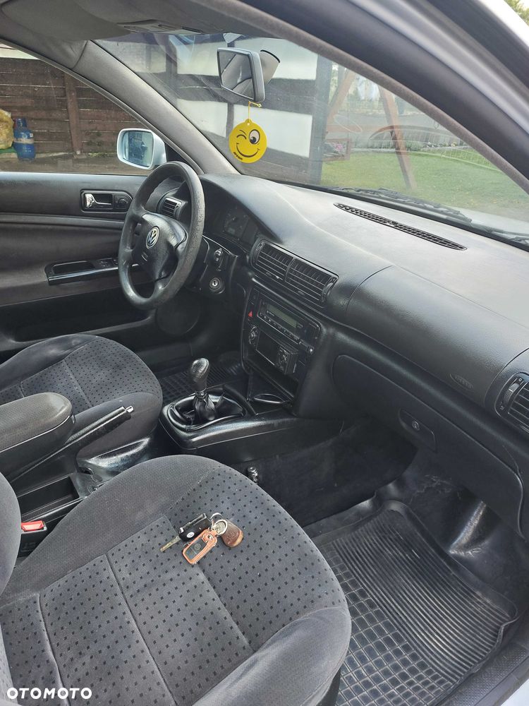 Volkswagen Passat - 6