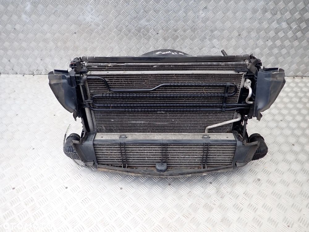 PAS PRZEDNI CHŁODNICE MERCEDES W204 2.2 CDI RADOM