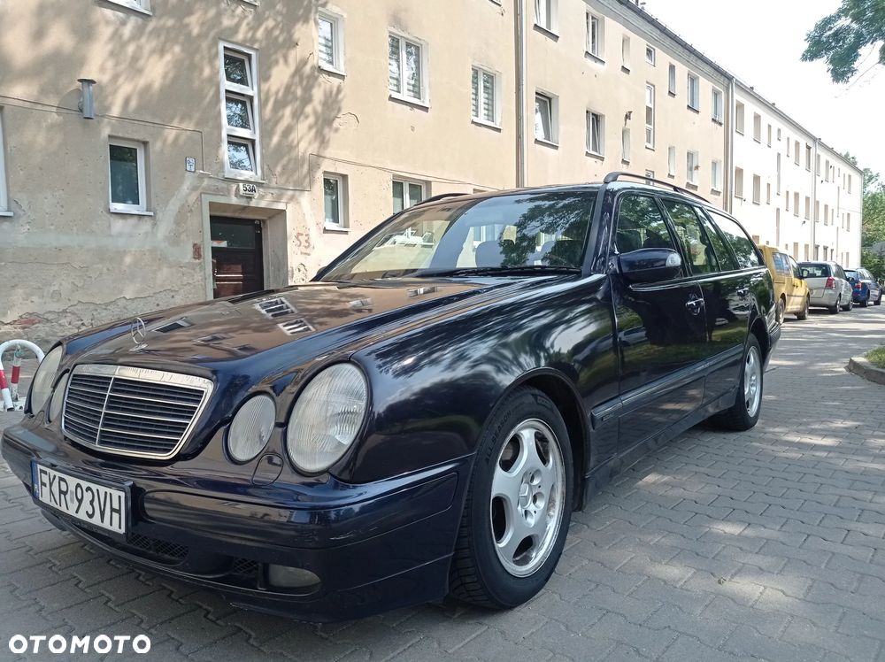 Mercedes-Benz Klasa E 320 T CDI Elegance - 2