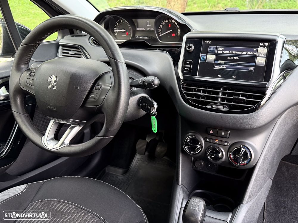 Peugeot 208 1.2 PureTech Style - 16