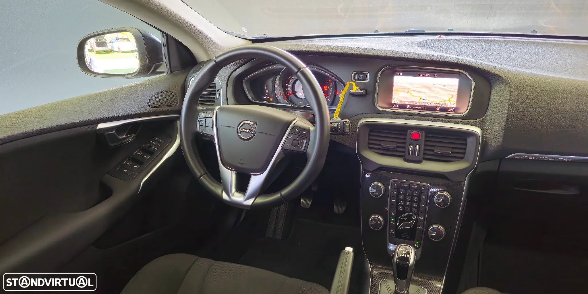 Volvo V40 Cross Country 2.0 D3 Kinetic - 25