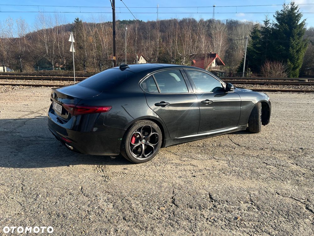 Alfa Romeo Giulia 2.0 Turbo 16V AT8 Veloce Ti - 7