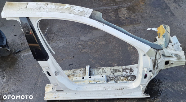 PROG SLUPEK DACH PRAWA STRONA SKODA RAPID 12-