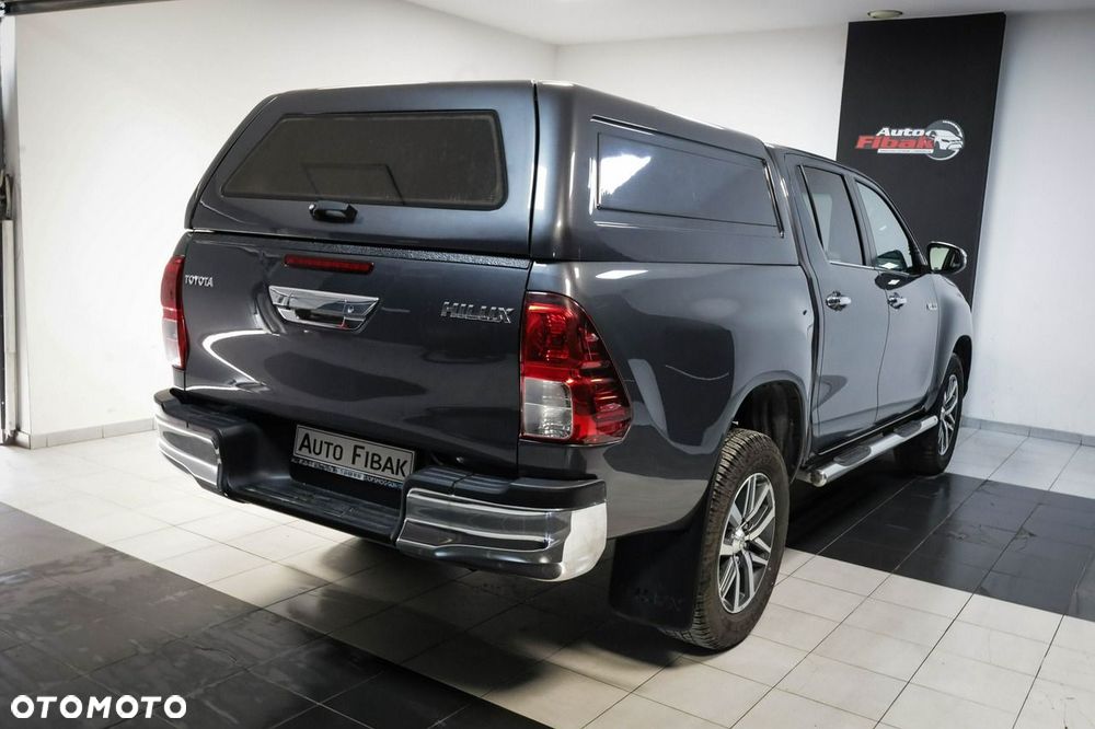 Toyota Hilux - 12