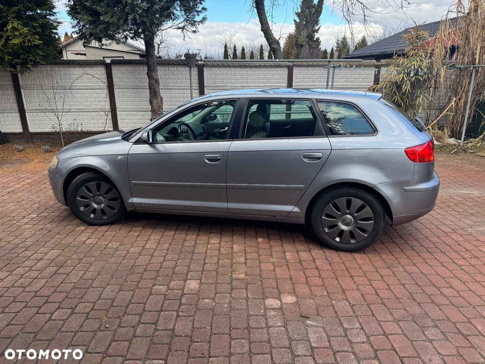 Audi A3 Sportback 1.6 FSI Ambition - 2