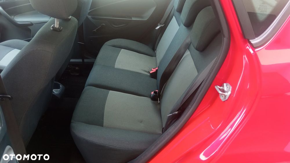 Ford Fiesta 1.4 TDCi Ambiente - 16