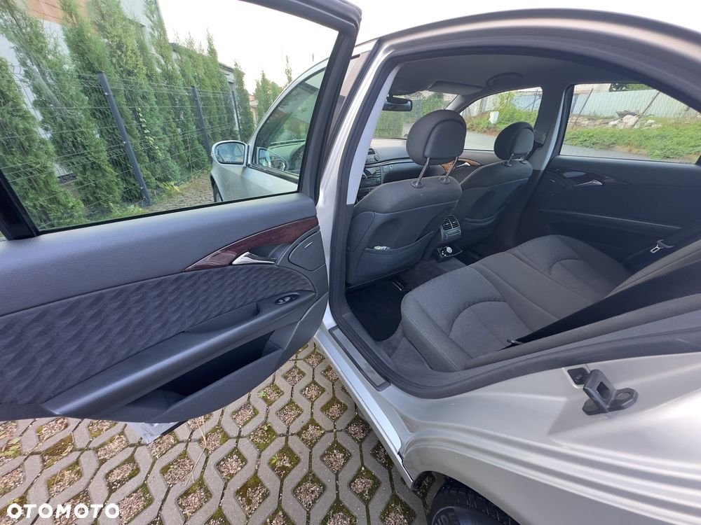 Mercedes-Benz Klasa E 200 CDI Classic - 17