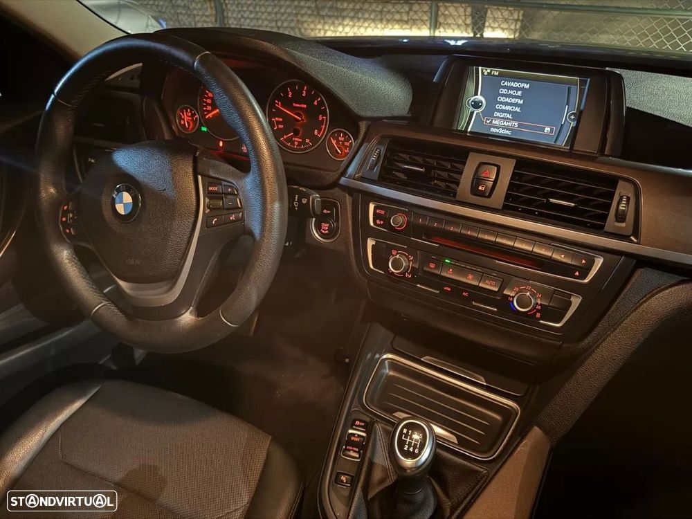 BMW 320 d Touring EfficientDynamics Line Sport - 10
