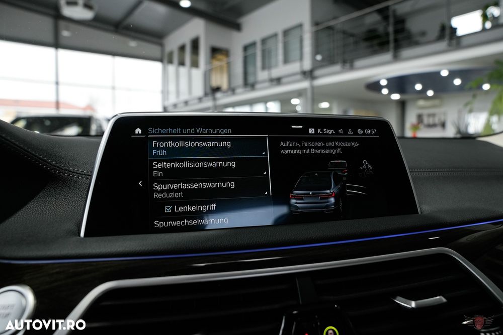 BMW Seria 7 745e - 24