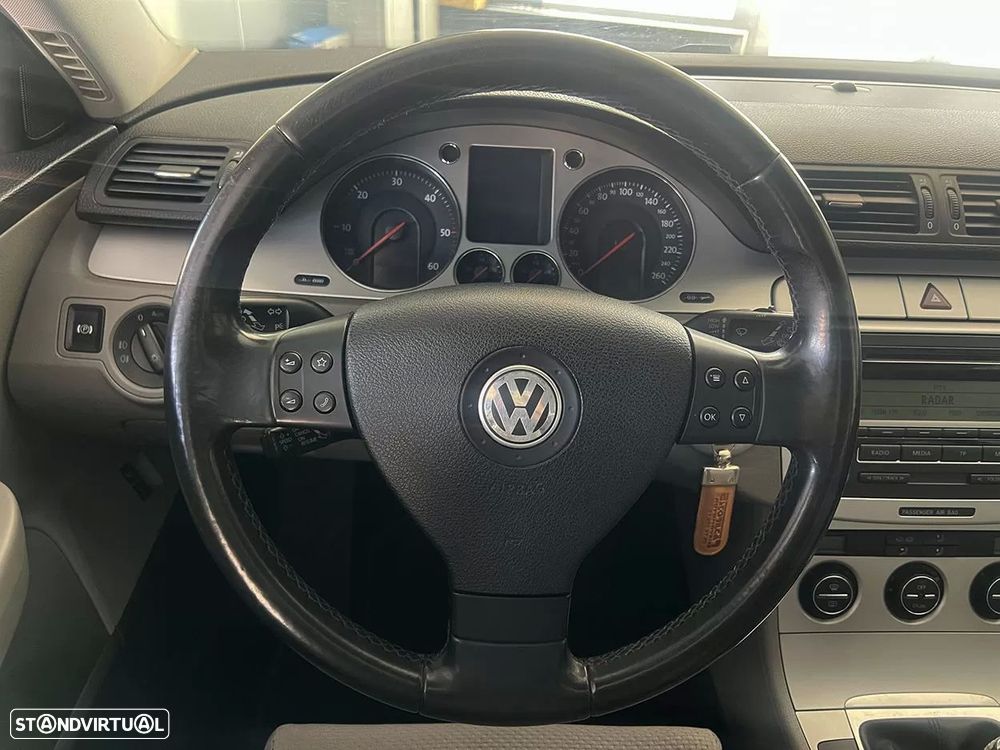 VW Passat Variant 2.0 TDI Confortline - 9