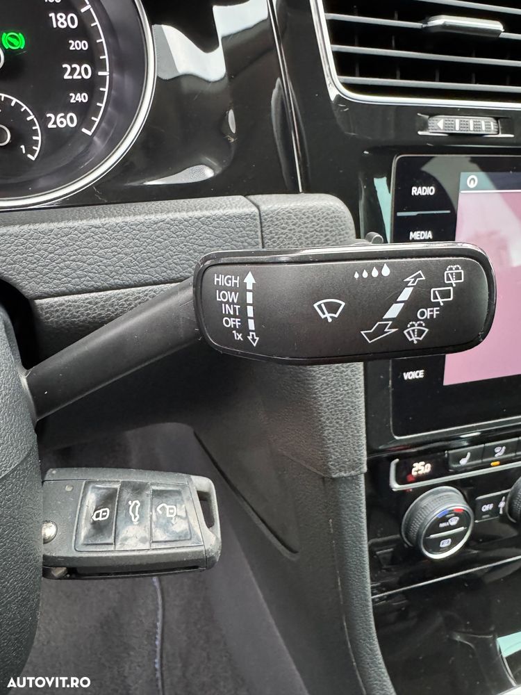 Volkswagen Golf 1.6 TDI DSG Join - 20