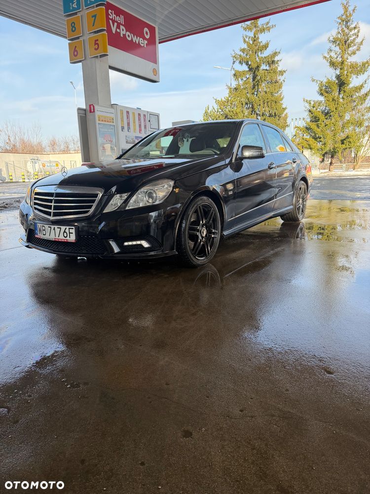 Mercedes-Benz Klasa E 220 CDI BlueEff Avantgarde - 1