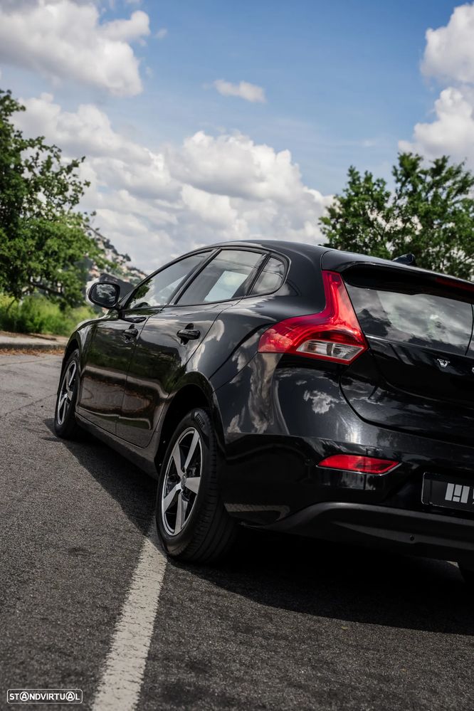 Volvo V40 D2 - 13