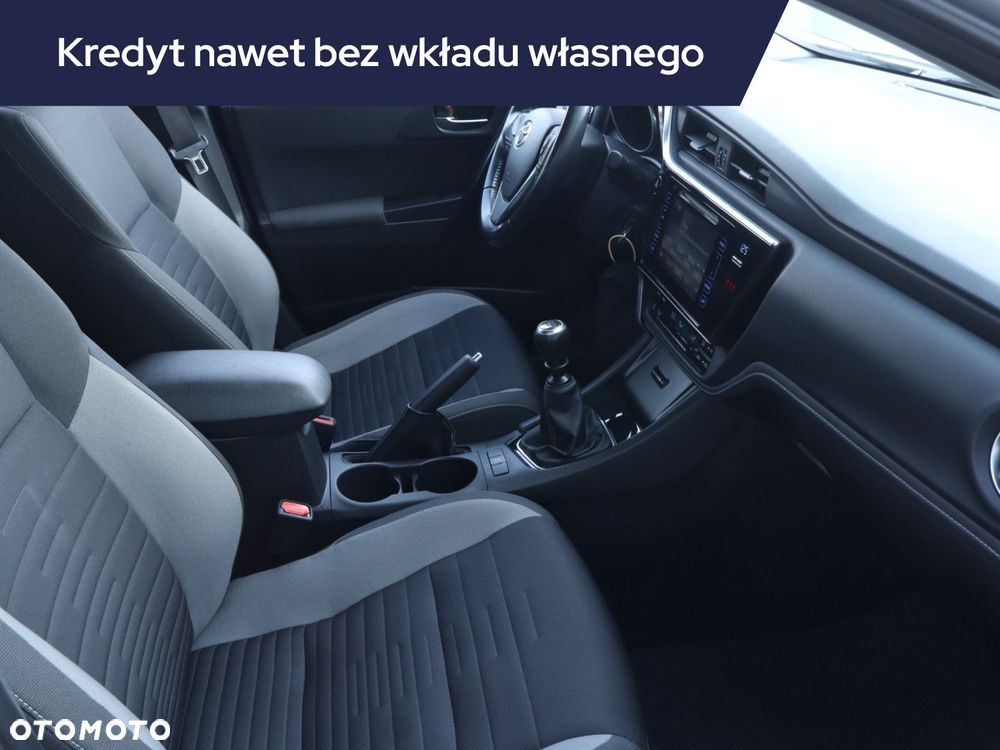 Toyota Auris - 11