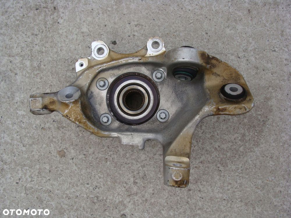 zwrotnica piasta tył prawy mercedes e-klasa w213 a2133572600 - 3