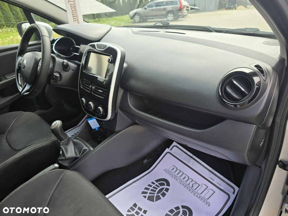 Renault Clio - 23