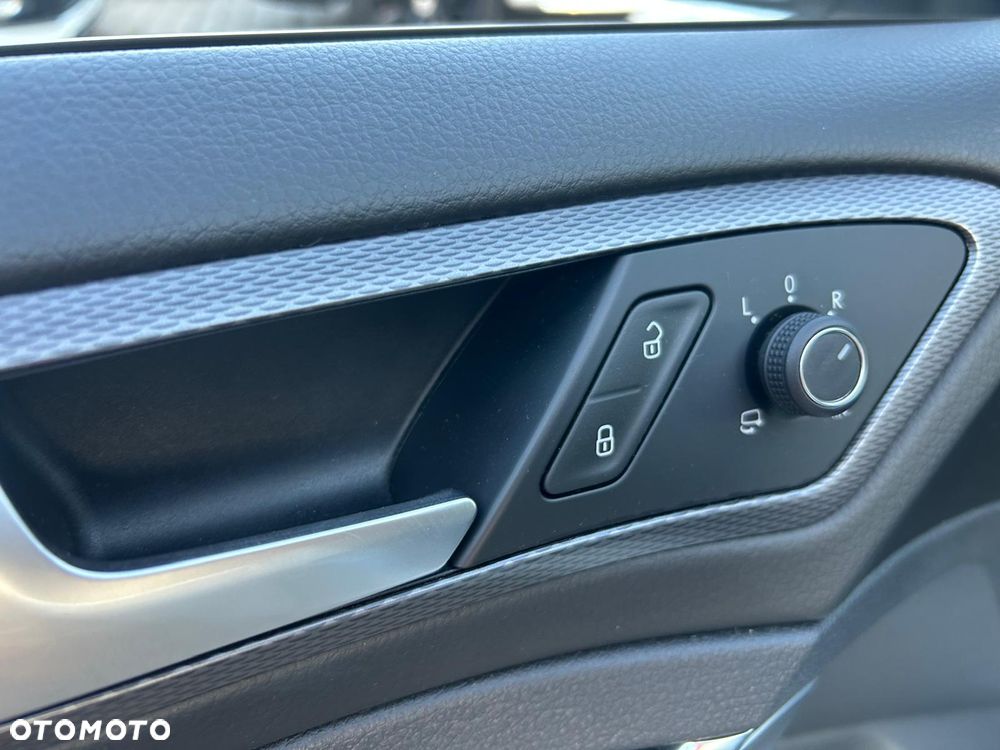 Volkswagen Golf 1.6 BlueTDI Trendline - 27