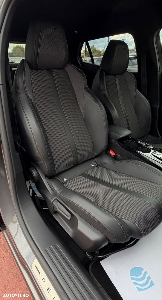 Peugeot 2008 1.2 L PureTech STT EAT8 GT Line - 26