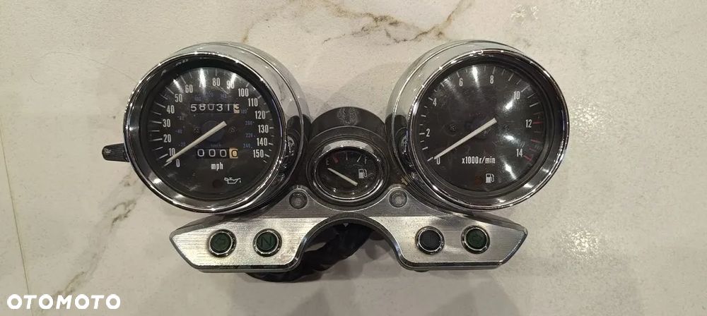 SUZUKI GSX750 inazuma LICZNIK ZEGARY PRĘDKOŚCIOMIERZ - 1