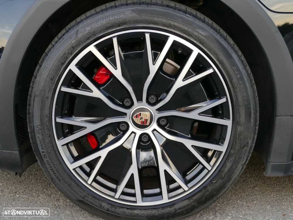 Porsche Taycan Cross Turismo 4S - 7