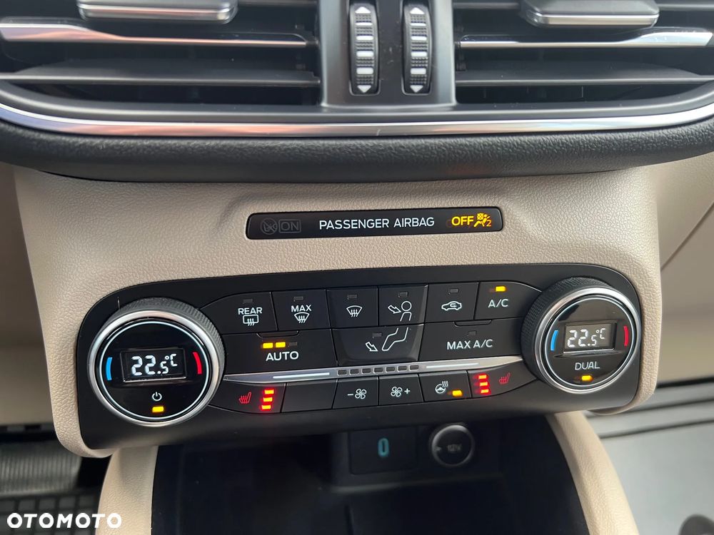 Ford Kuga 2.5 Duratec FHEV 4x4 TITANIUM - 13