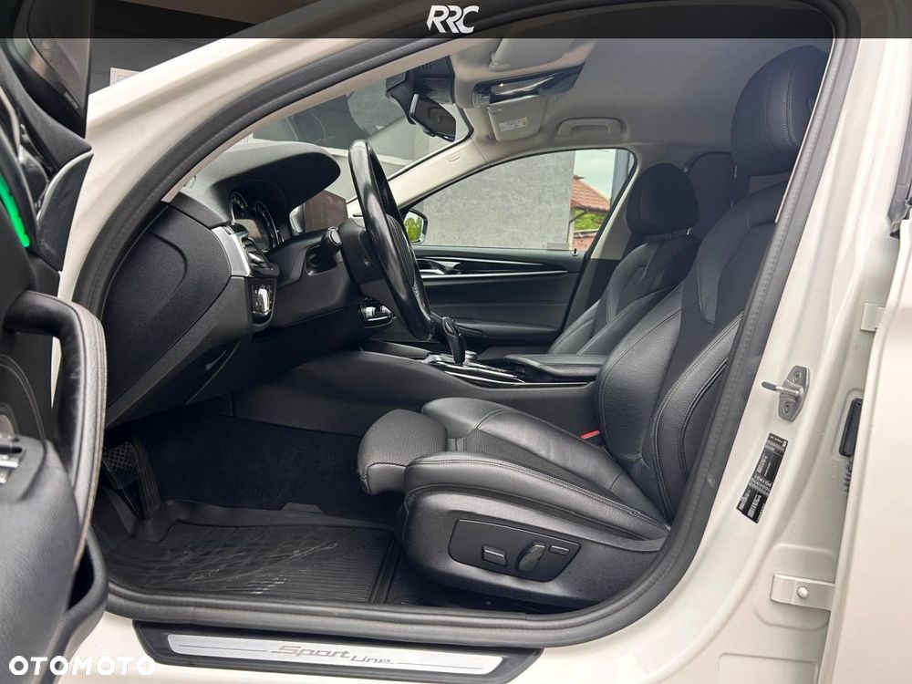 BMW Seria 5 530i Sport Line - 16