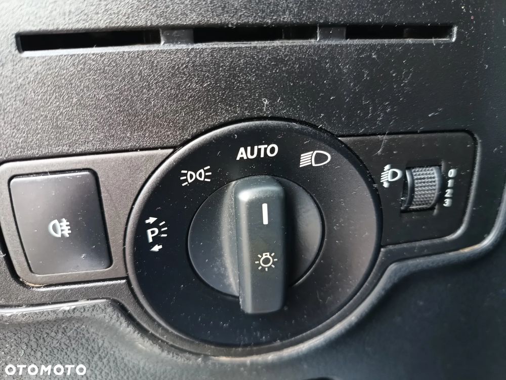 Mercedes-Benz VITO 1.6 diesel 111 CDI, WERSJA LONG L2H1! PRZEBIEG TYLKO 154000!! BOGATE WYPOSAŻENIE, STAN SUPER, 2015 rok, BEZ WKŁADU FINANSOWEGO! - 36