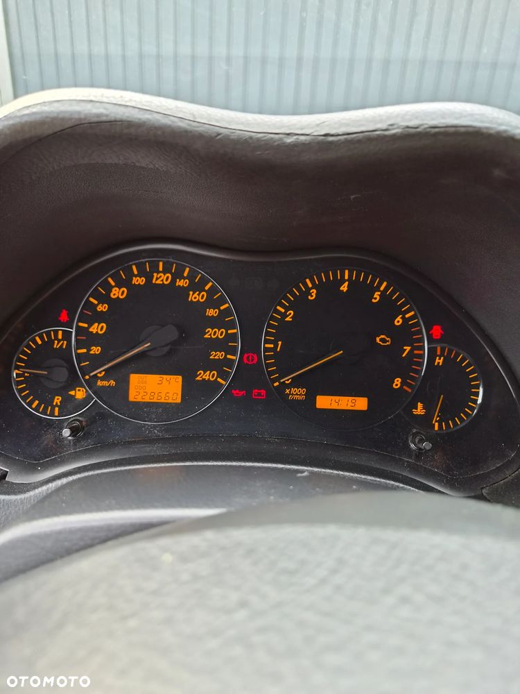 Toyota Avensis 2.0 VVT-i Sol - 19