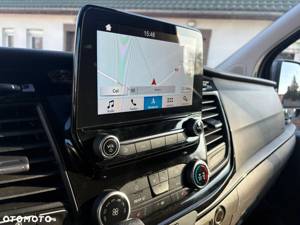 Ford Tourneo Custom - 17