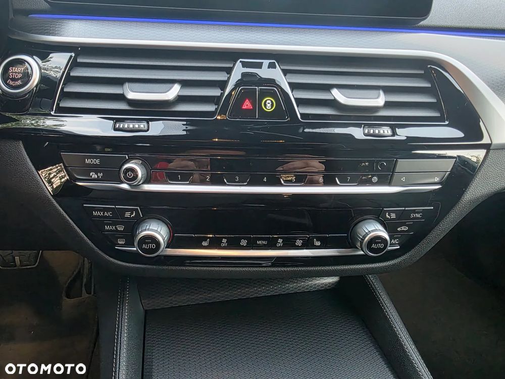 BMW Seria 5 530d xDrive mHEV M Sport sport - 24