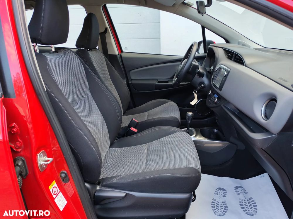 Toyota Yaris 1.5 VVT-i HSD Sol - 9
