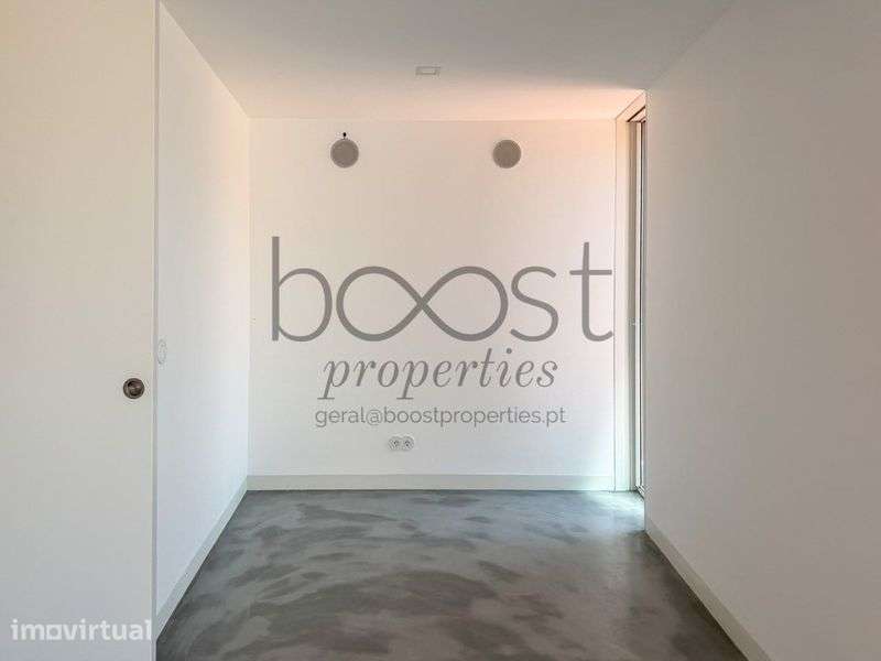 Apartamento T3+1 com terraço e garagem para vender - Grande imagem: 4/12