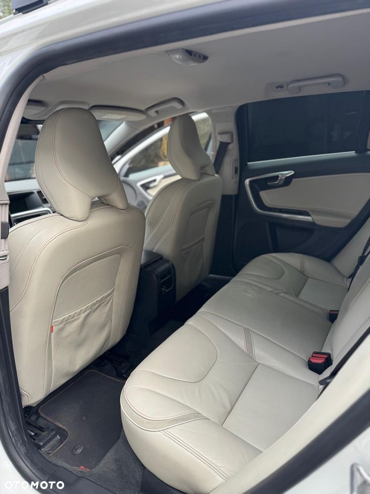 Volvo V60 T5 Drive-E Ocean Race - 12