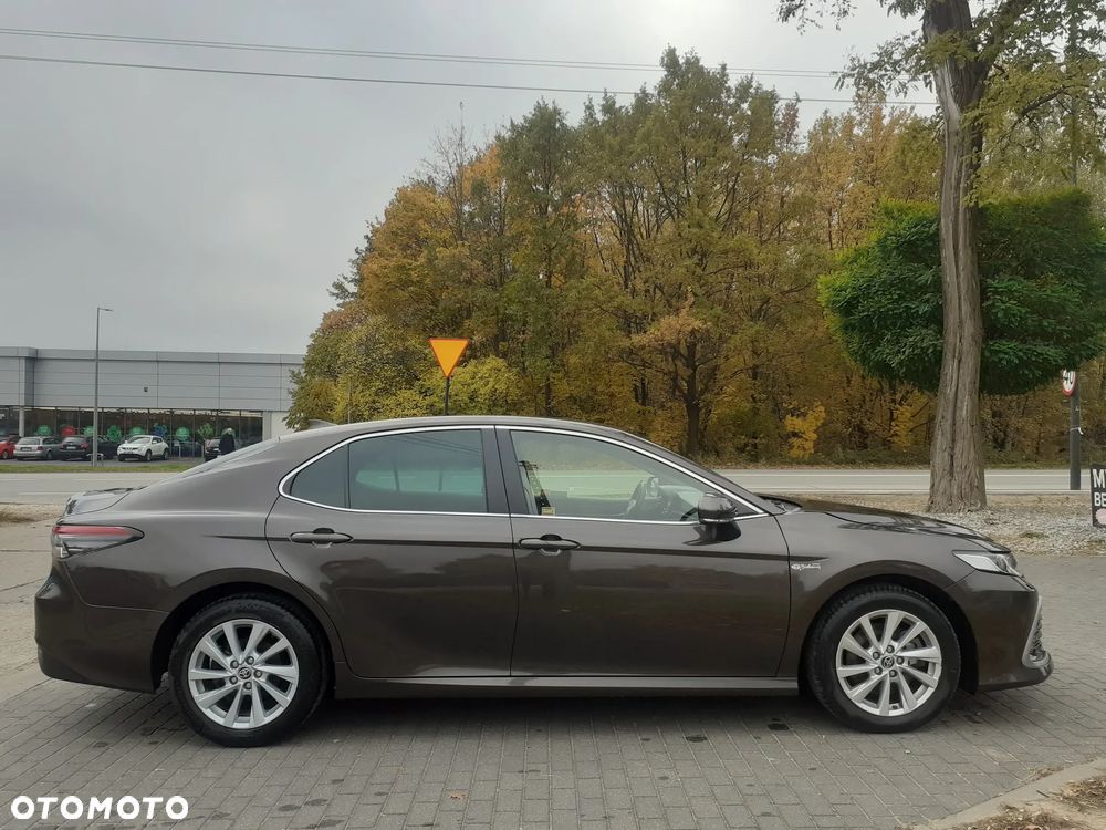 Toyota Camry - 6