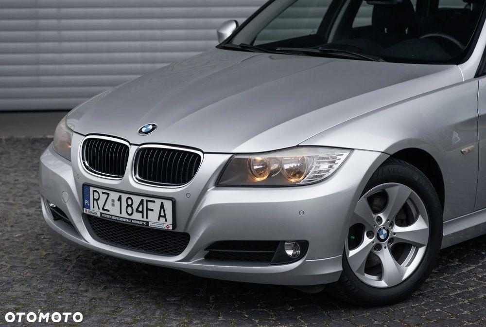 BMW Seria 3 318d DPF Edition Exclusive - 19
