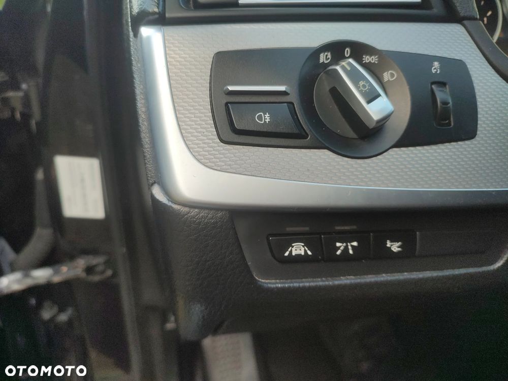 BMW Seria 5 525d xDrive - 11