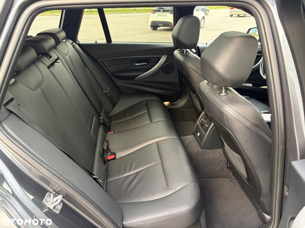 BMW Seria 3 335d xDrive M Sport - 21