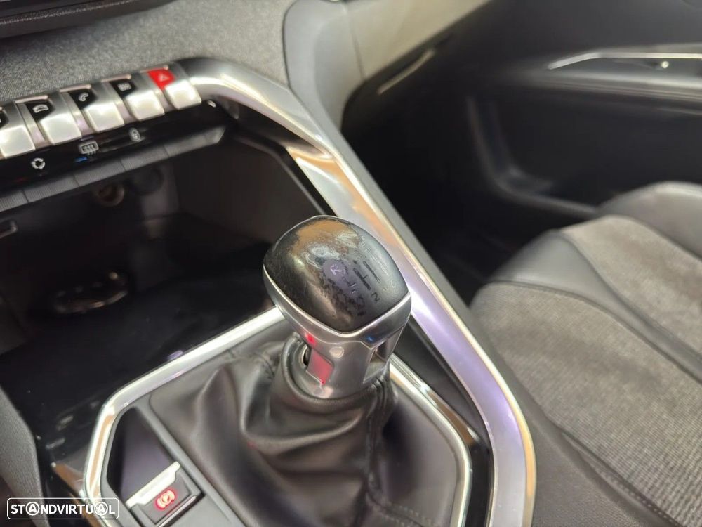 Peugeot 5008 1.2 PureTech Allure - 21