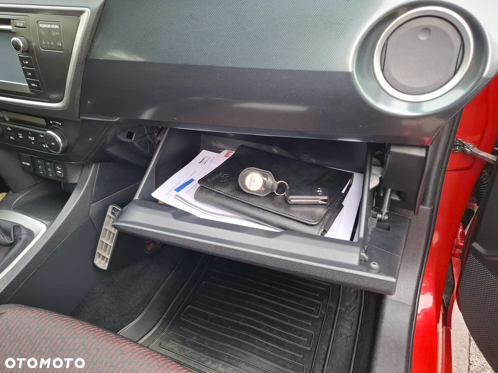 Toyota Auris 1.6 Premium Start - 33