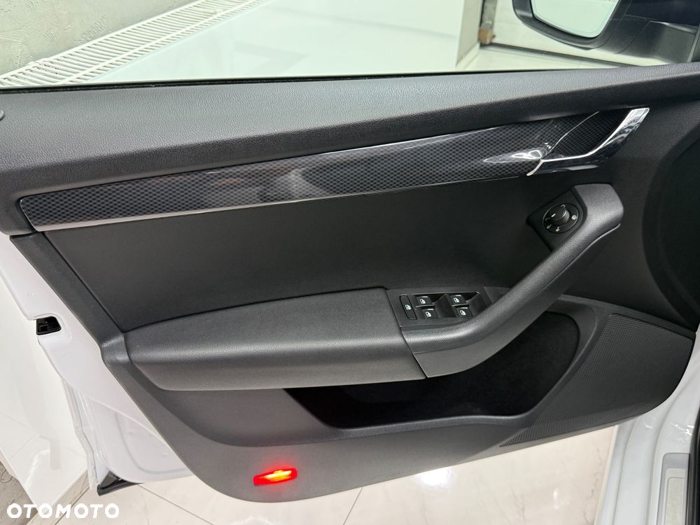 Skoda Octavia 2.0 TDI DSG RS - 12