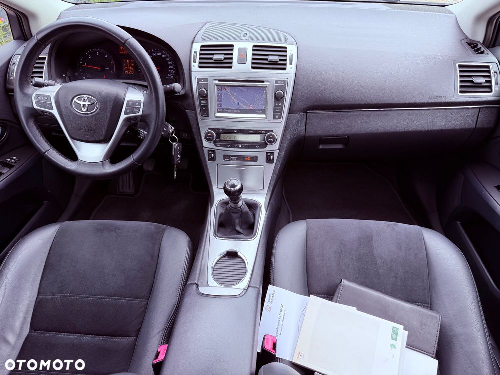 Toyota Avensis 2.0 D-4D Executive - 9