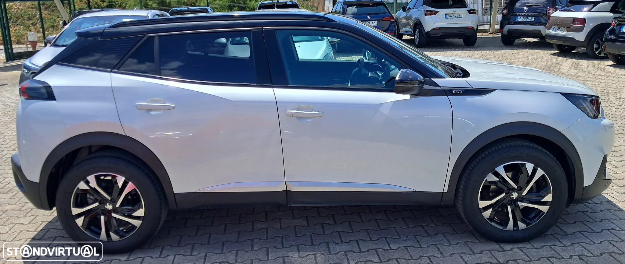 Peugeot 2008 1.2 PureTech GT - 23