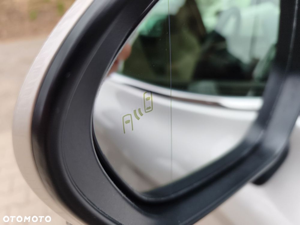 Toyota Camry 2.5 Hybrid Executive CVT - 21