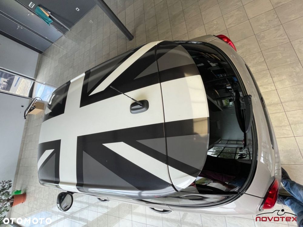 MINI Cooper Essential Trim - 9