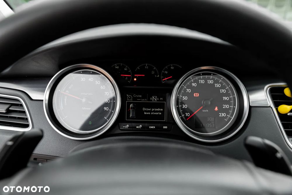 Peugeot 508 RXH Hybrid4 - 30