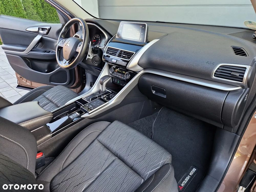 Mitsubishi Eclipse Cross - 16
