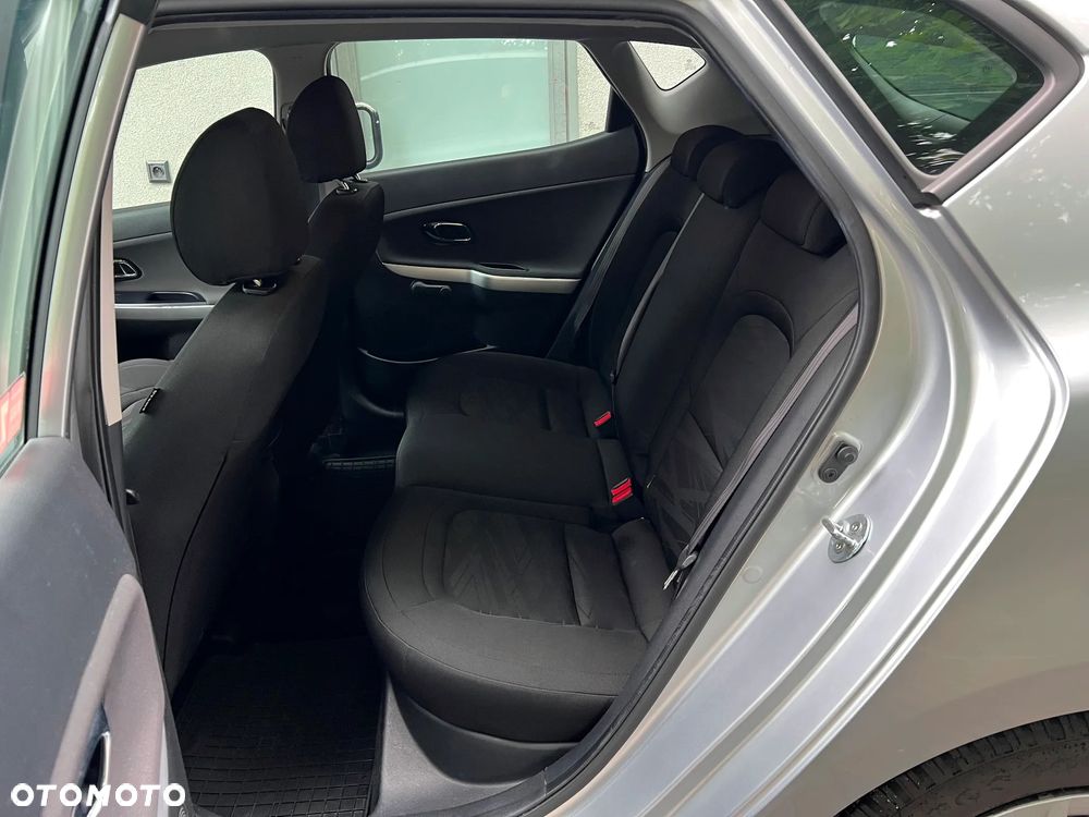 Kia Ceed 1.6 CRDi M - 17
